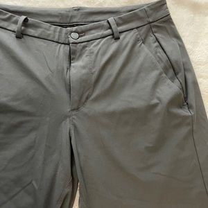 Lululemon ABC shorts 34 dark Grey